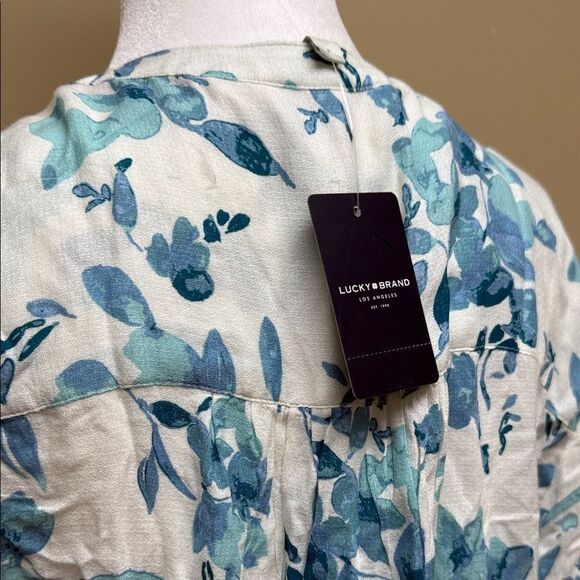 Lucky Brand Blue‎ and White Floral Blouse - Picture 7 of 10